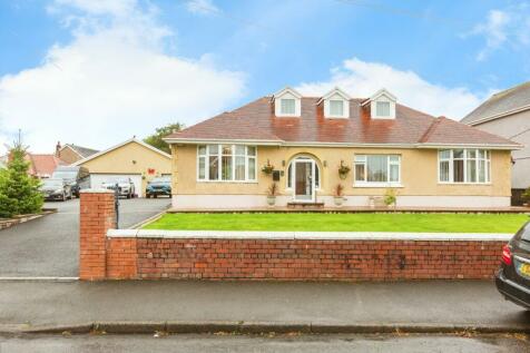 5 bedroom detached bungalow for sale