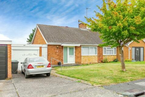 2 bedroom semi-detached bungalow for sale