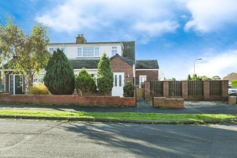 4 bedroom semi-detached house for sale