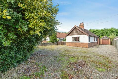 2 bedroom detached bungalow for sale