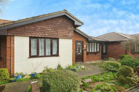 2 bedroom semi-detached bungalow for sale