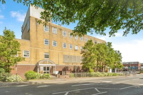 London Road, Camberley GU17 1 bed apartment for sale