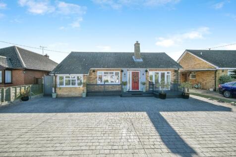 4 bedroom detached bungalow for sale