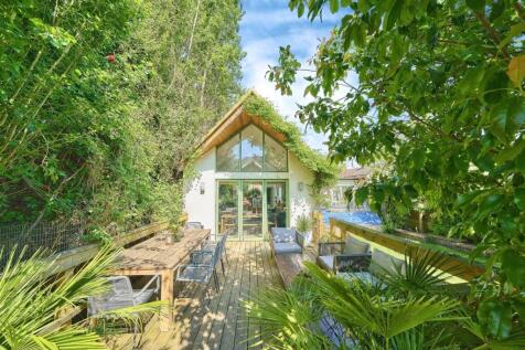 5 bedroom detached bungalow for sale
