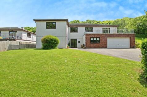 6 bedroom detached house for sale