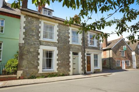 2 bedroom maisonette for sale