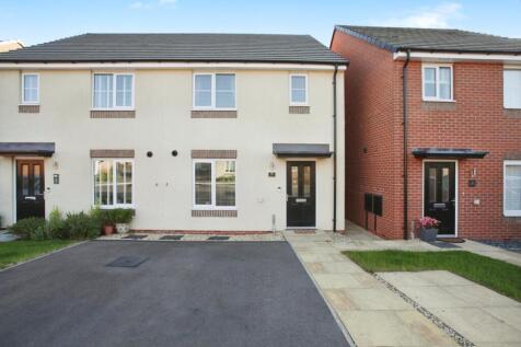 3 bedroom semi-detached house for sale