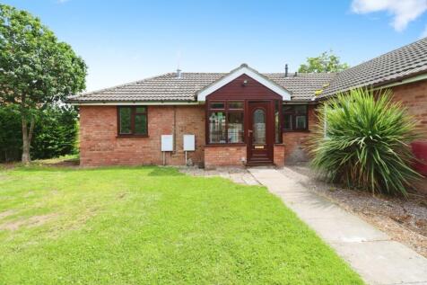 3 bedroom semi-detached bungalow for sale