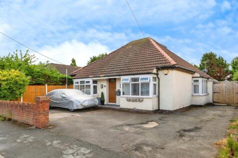 Denbigh Circle, Rhyl LL18 4 bed detached bungalow for sale