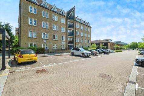 North Row, Milton Keynes MK9 3 bed apartment for sale