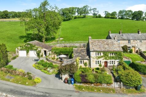 Skipton BD23 3 bed detached house for sale