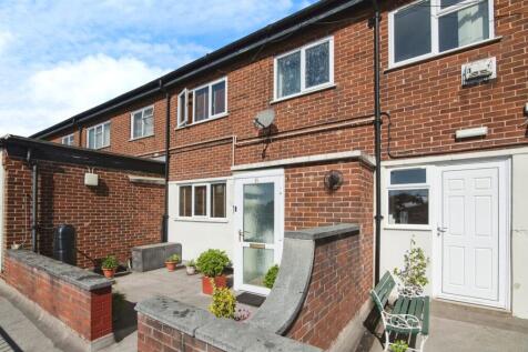 3 bedroom maisonette for sale