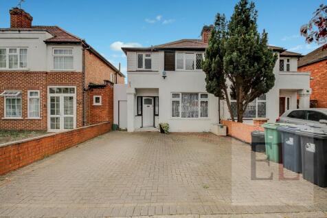 Conway Crescent, Greenford UB6 3 bed semi