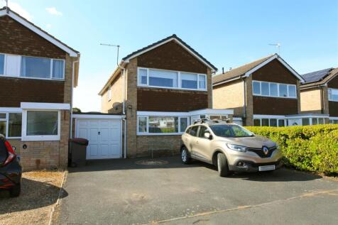 4 bedroom link detached house for sale