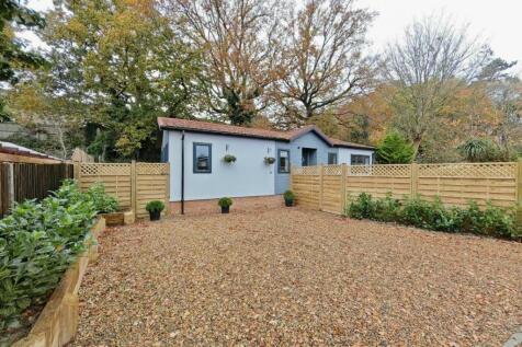 Brownfield Gardens, Maidenhead 2 bed park home for sale