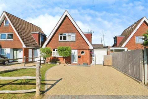 3 bedroom link detached house for sale