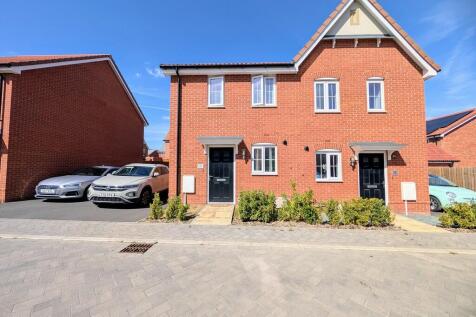 Prigmore Drive, Bury St. Edmunds 2 bed semi