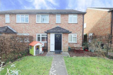 2 bedroom maisonette for sale
