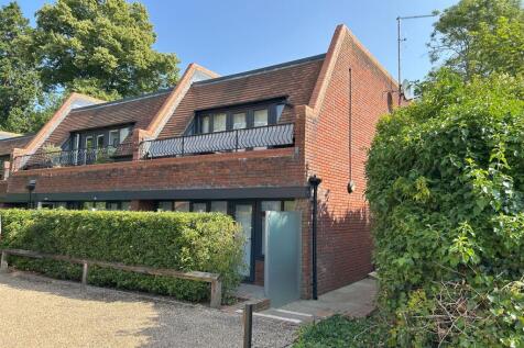 Liston House, Cromwell Gardens, Marlow 1 bed ground floor flat for sale