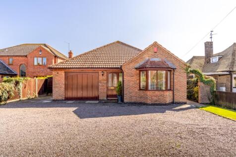 43 Station Road, Surfleet, Spalding... 3 bed bungalow for sale