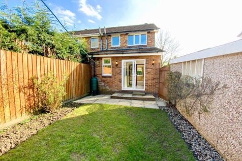 2 bedroom semi-detached house for sale