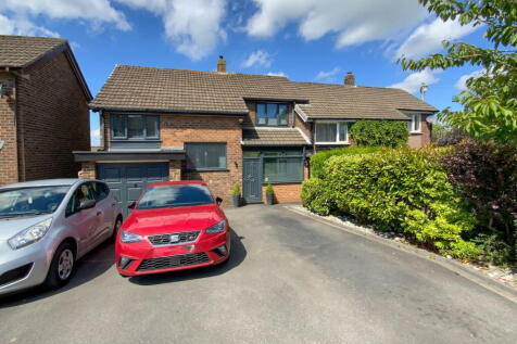 3 bedroom semi-detached house for sale