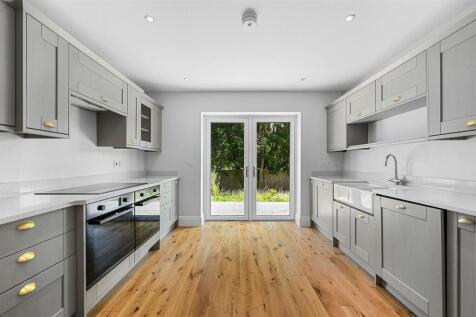 Main Road, Danbury, Chelmsford... 4 bed semi