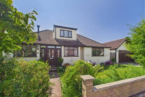Manor Crescent, Little Waltham... 4 bed bungalow for sale