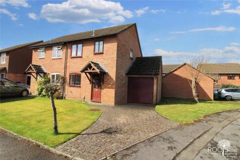 Fuller Close, Berkshire RG19 3 bed semi