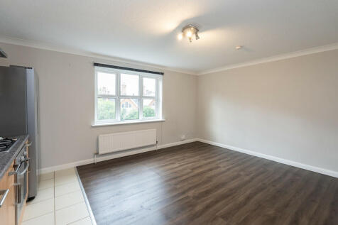 Junction Road, Dorking 2 bed flat for sale