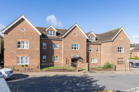 Junction Road, Dorking 2 bed flat for sale