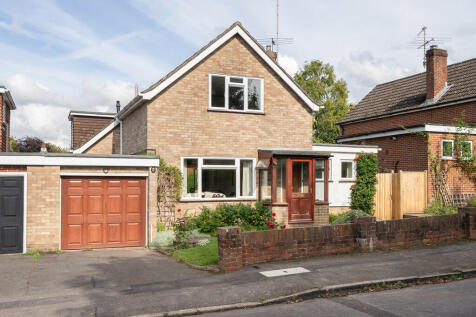 Glebe Road, Dorking 3 bed link detached house for sale