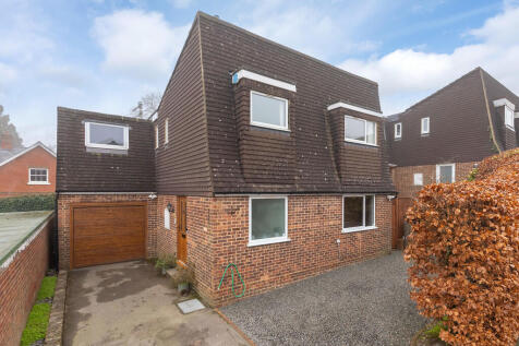 Parsonage Lane, Westcott 3 bed detached house for sale