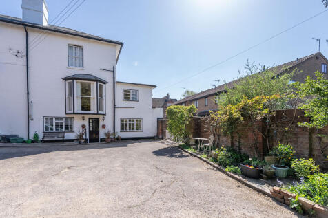 Archway Place, Dorking 2 bed ground floor flat for sale