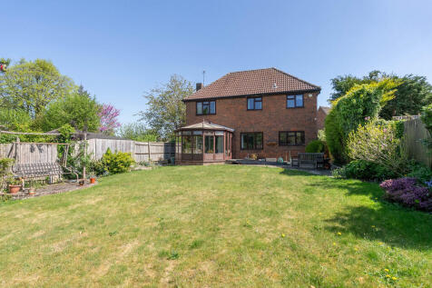 Polesden View, Great Bookham 4 bed detached house for sale