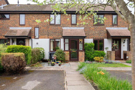 Wildcroft Drive, North Holmwood 2 bed terraced house for sale