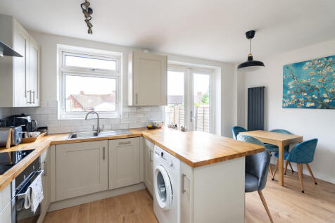 Chalkpit Lane, Dorking 3 bed terraced house for sale