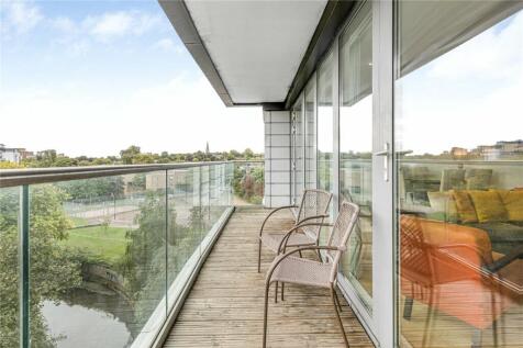 The Crescent, Deptford SE8 3 bed apartment for sale