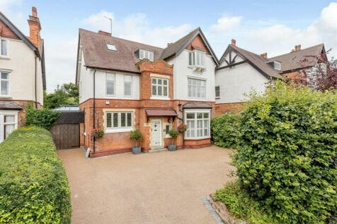 6 bedroom detached house for sale