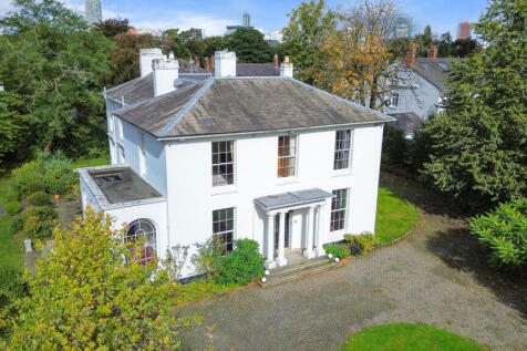 8 bedroom detached house for sale