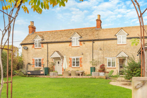 Wootton Woodstock, Oxfordshire, OX20 1ER 3 bed cottage for sale