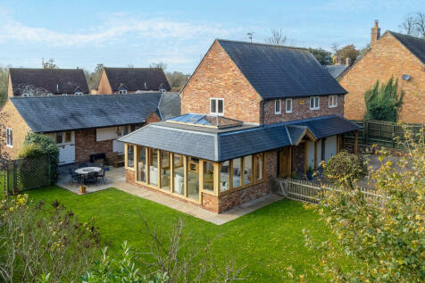 Main Street Adstock Buckingham... 4 bed country house for sale