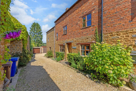 4 bedroom cottage for sale