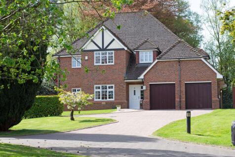 5 bedroom detached house for sale