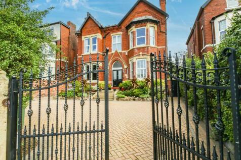 7 bedroom detached house for sale