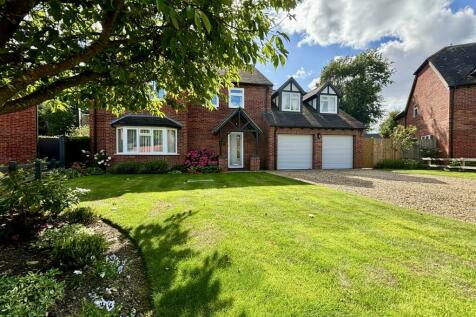 5 bedroom detached house for sale