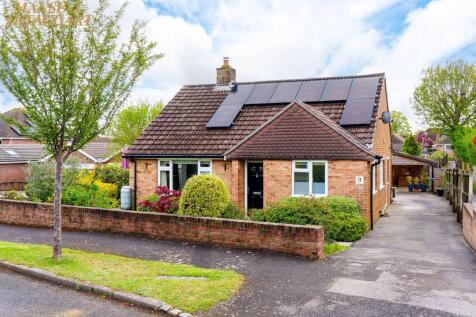 St. Georges Place, Hurstpierpoint, BN6 3 bed detached bungalow for sale