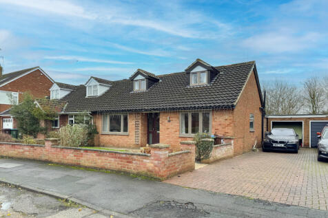 Ickford, Buckinghamshire HP18 4 bed bungalow for sale