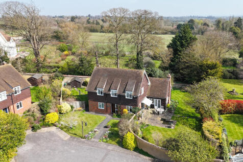 Dinton, Buckinghamshire 4 bed detached house for sale