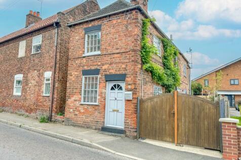 2 bedroom detached house for sale